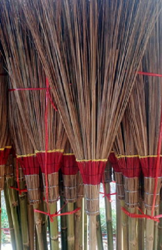 [1006355] ไม้กวาดก้านมะพร้าว