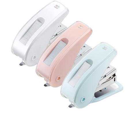 [1005222] เครื่องเย็บกระดาษ B3118 20แผ่น สีฟ้า COMIX+