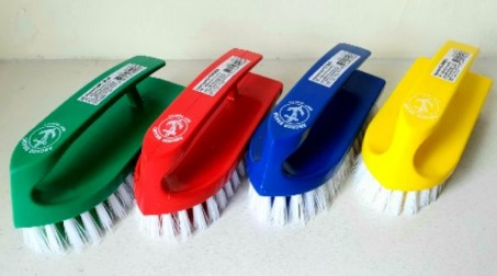 [1000096] แปรงถูพื้นทรงเตารีด ขนไนล่อน 020831 สมอ